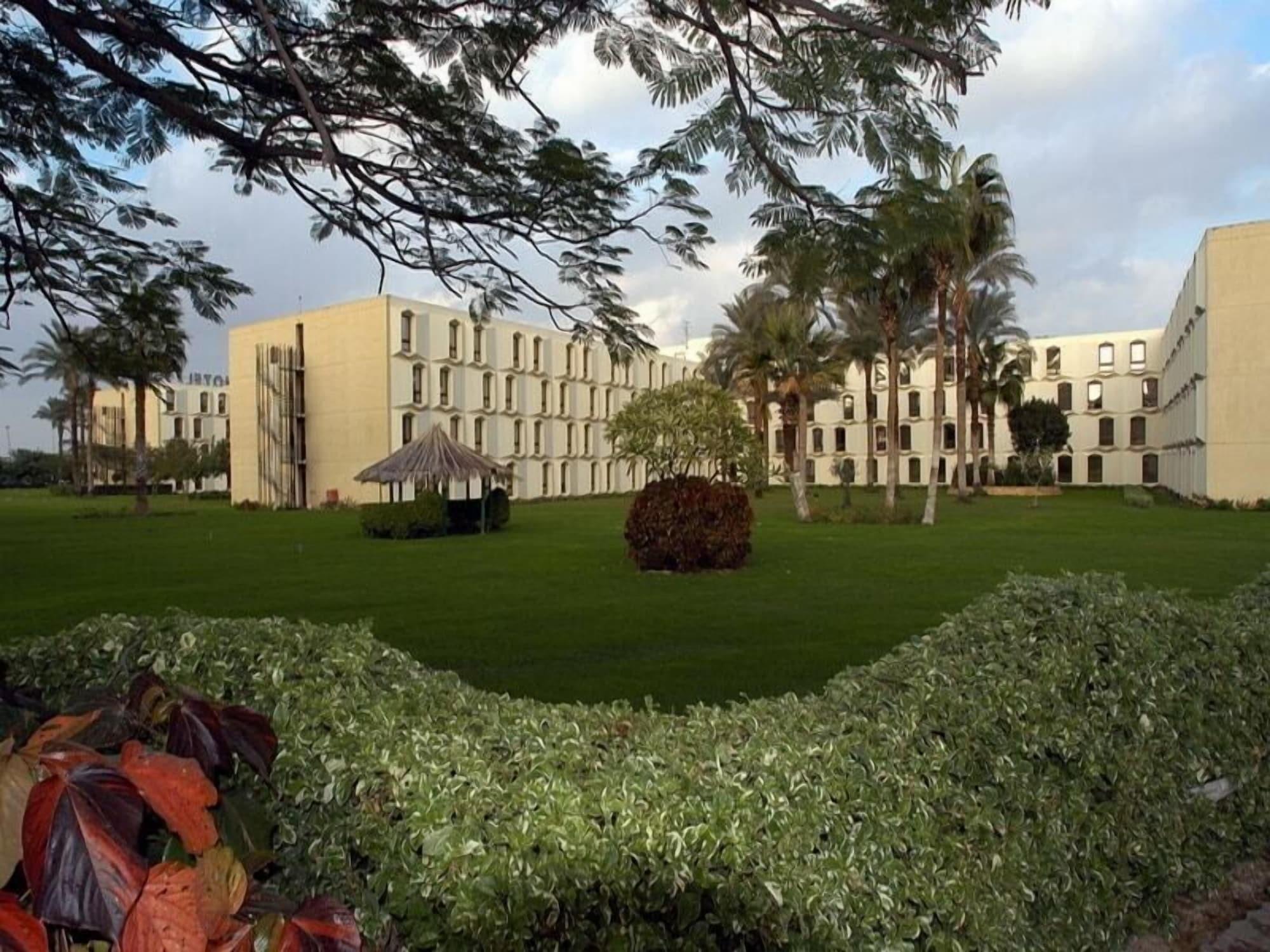 Le Passage Cairo Hotel & Casino Exterior foto The University of the South Pacific