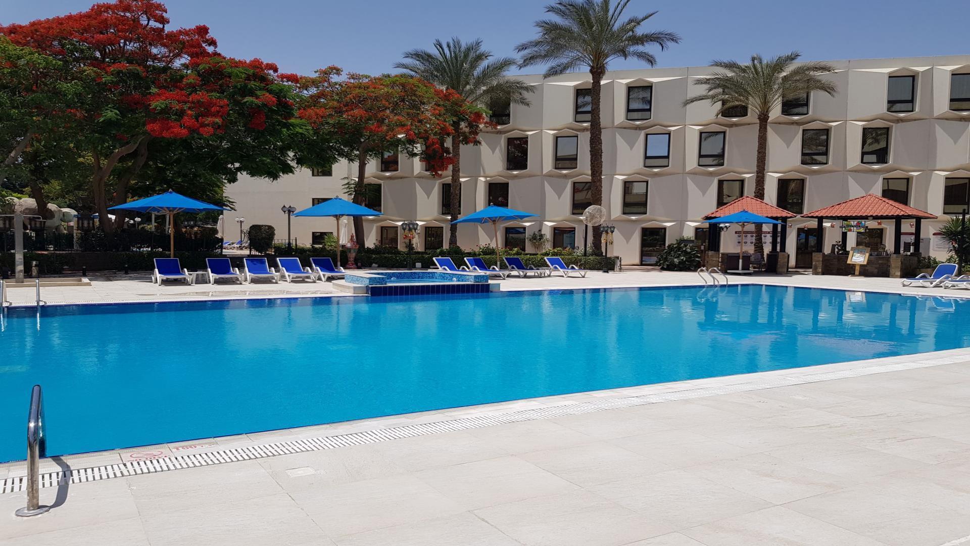 Le Passage Cairo Hotel & Casino Exterior foto The pool at the Hilton Taba