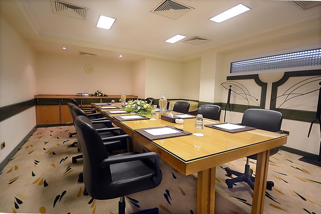 Le Passage Cairo Hotel & Casino Exterior foto A boardroom